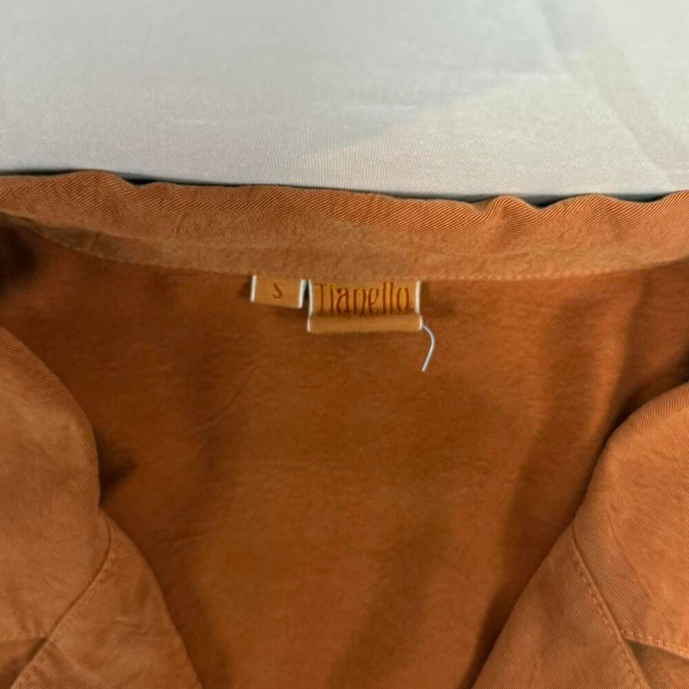 Tianello Button Up Shirt Really Good Material Retail For About $130+ Size S - Picture 3 of 6